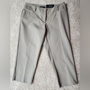 NWT size 6 Petite mid rise kakhi color capri